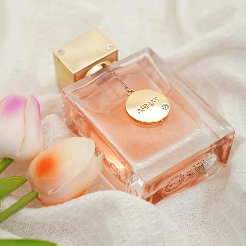 Armaf Club de Nuit Woman Eau d - مراجعة Perfume Floral Fragrance وسعره